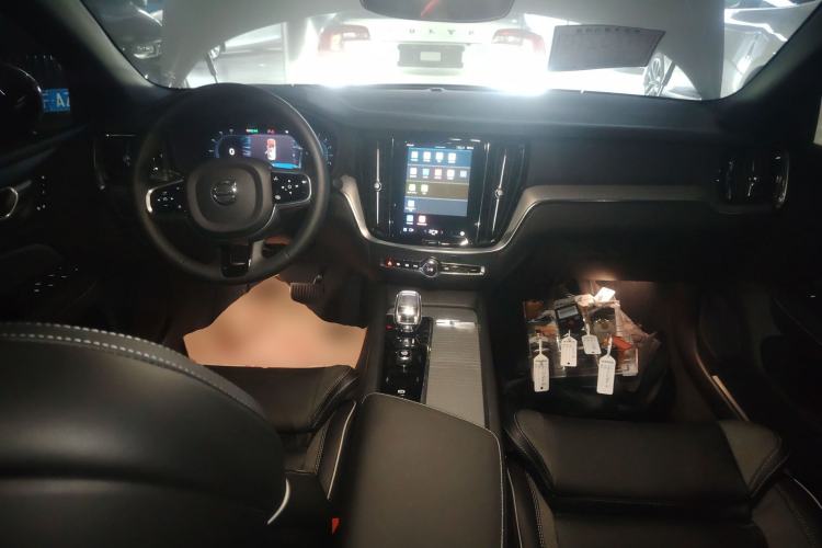 Used Volvo S60 2023 B4 Zhiyuan Sport Edition Interior 2