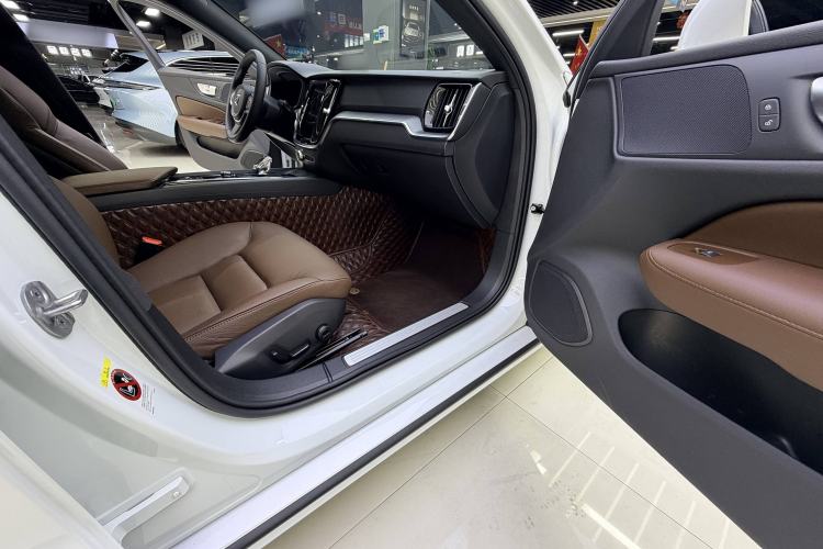 Used Volvo S60 2023 B4 Zhiyi Luxury Edition Interior 8