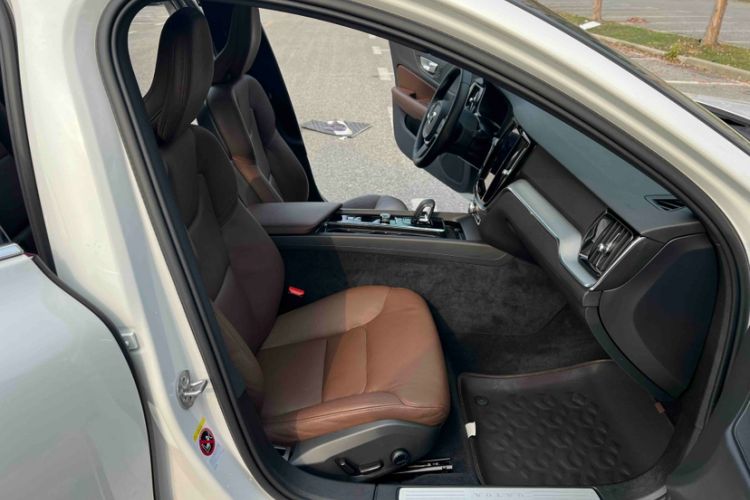 Used Volvo S60 2023 B4 Zhiyi Luxury Edition Interior 9