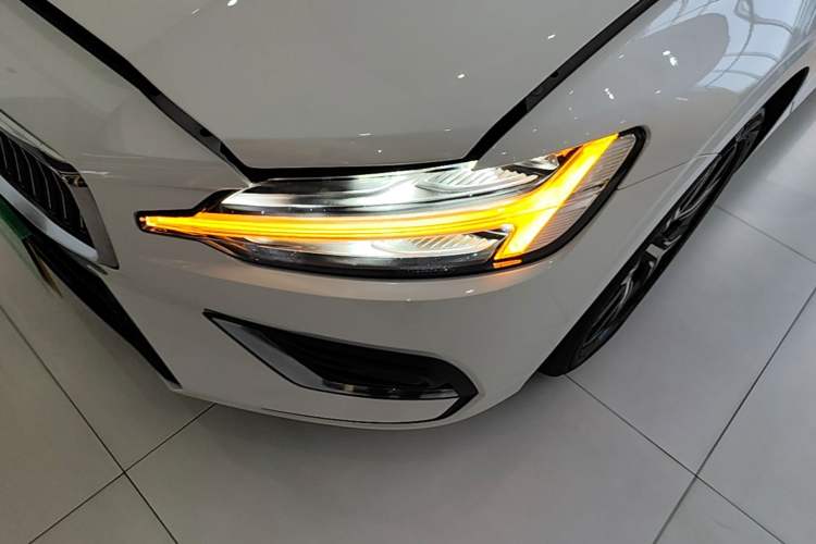 Used Volvo S60 2023 B4 Zhiyi Luxury Edition Left Front Headlight