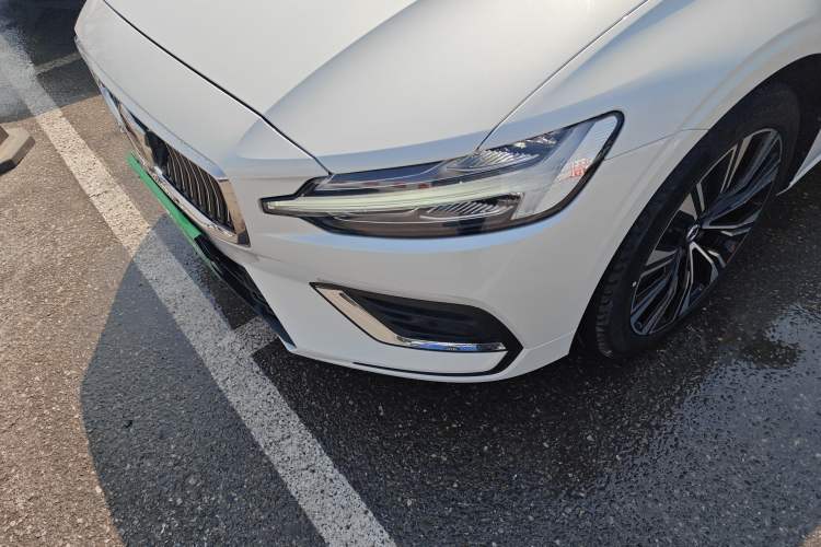 Used Volvo S60 2023 B4 Zhiyuan Luxury Edition Left Front Headlight