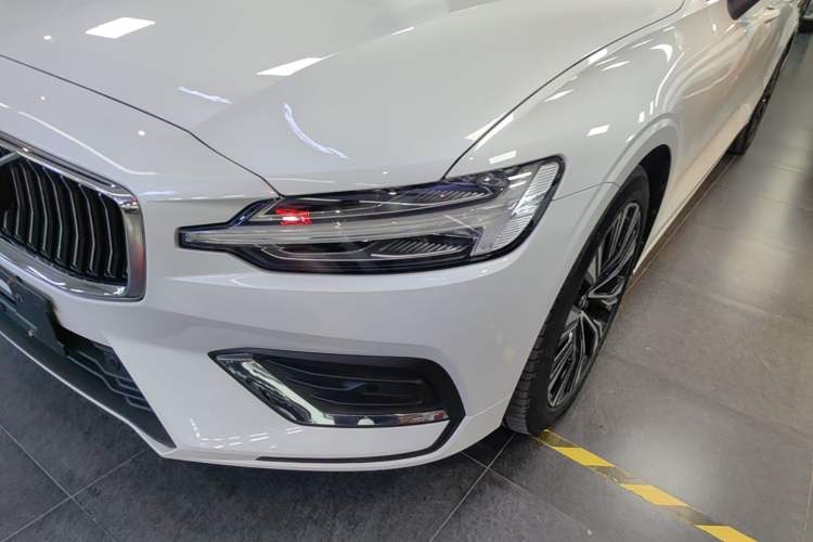 Used Volvo S60 2023 B4 Zhiyuan Luxury Edition Left Front Headlight
