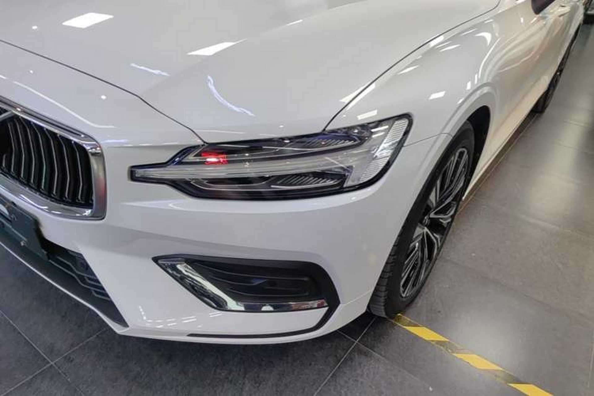 Used Volvo S60 2023 B4 Zhiyuan Luxury Edition Left Front Headlight