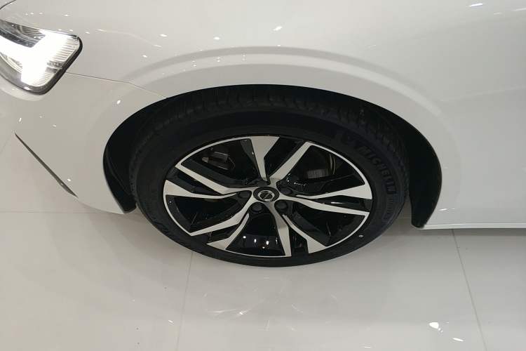 Used Volvo S60 2023 B5 Zhiya Sport Edition Left Front Wheel Hub