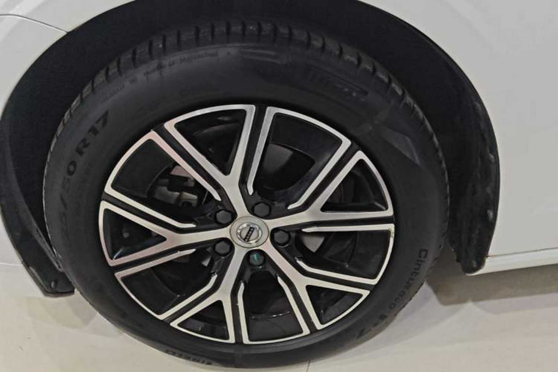 Used Volvo S60 2023 B4 Zhiyi Luxury Edition Left Front Wheel Hub