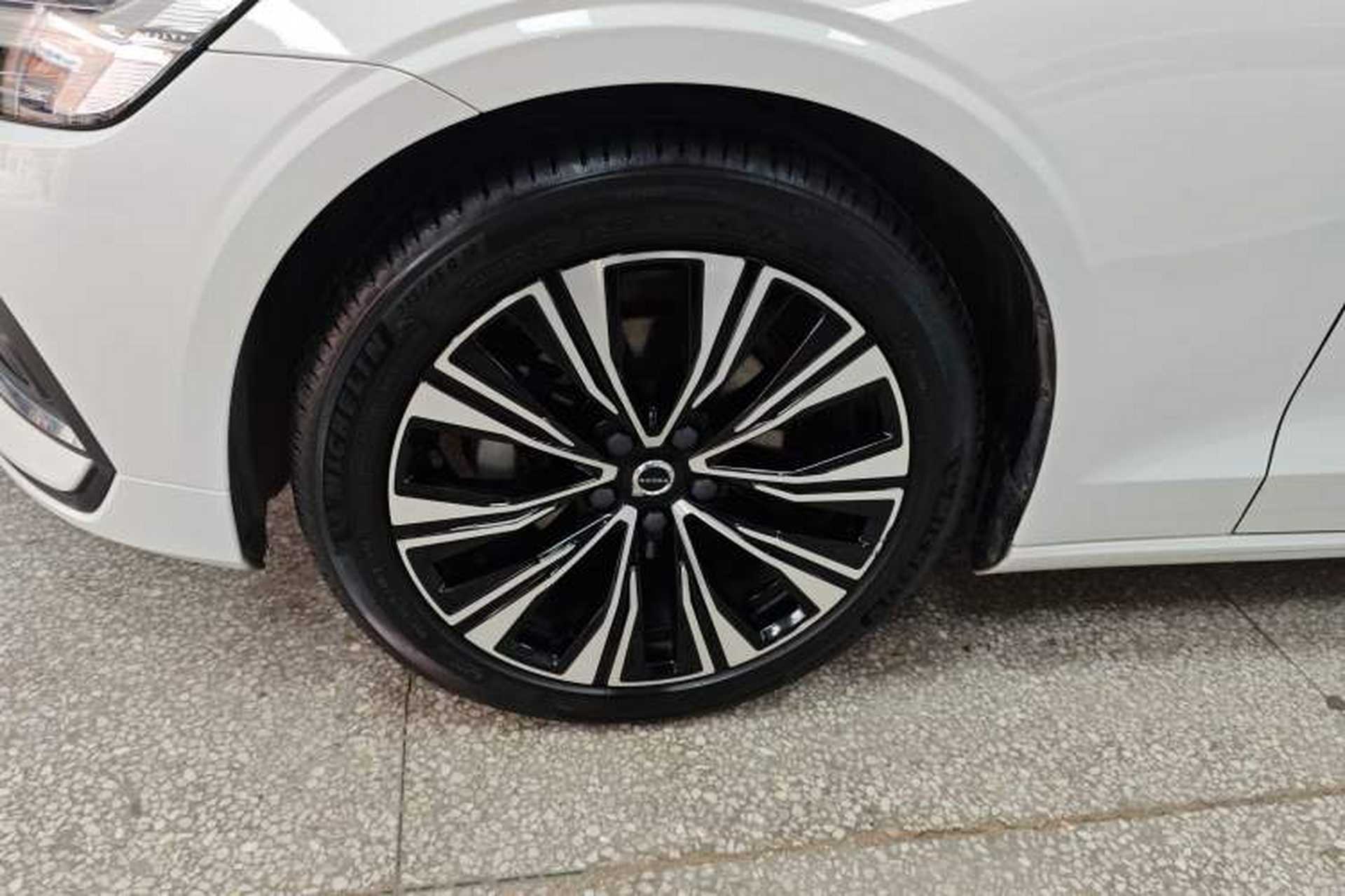 Used Volvo S60 2023 B4 Zhiyuan Luxury Edition Left Front Wheel Hub