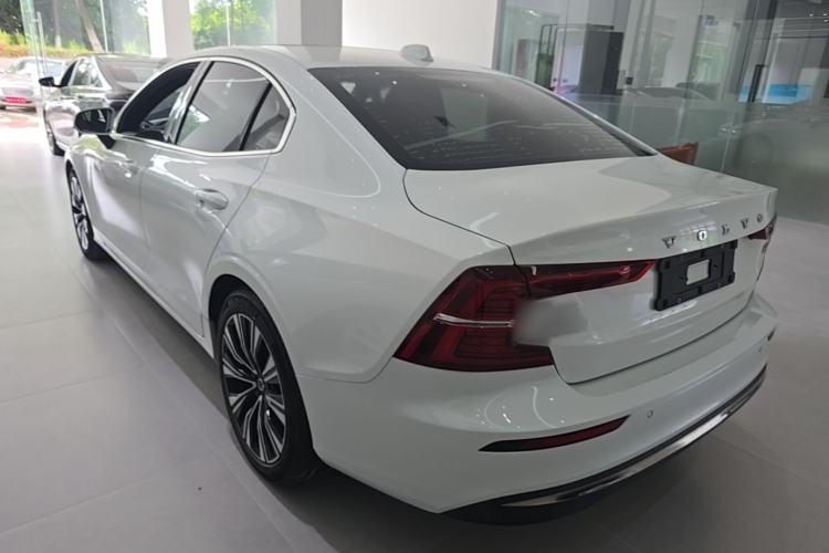Used Volvo S60 2023 B4 Zhiyuan Luxury Edition Rear Left 45 Deg