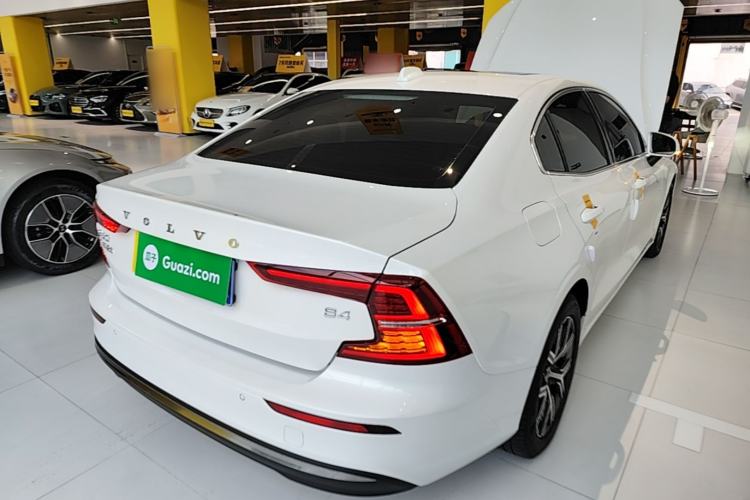 Used Volvo S60 2023 B4 Zhiyi Luxury Edition Rear Right 45 Deg