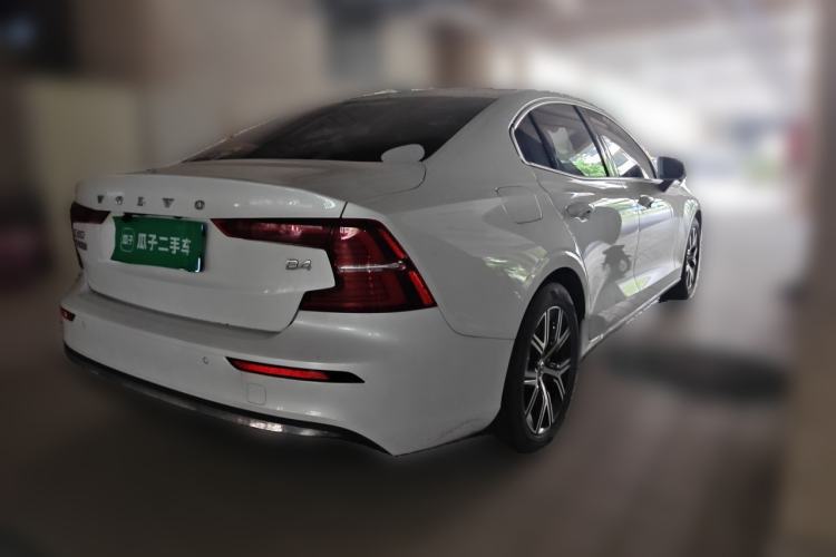 Used Volvo S60 2023 B4 Zhiyi Luxury Edition Rear Right 45 Deg