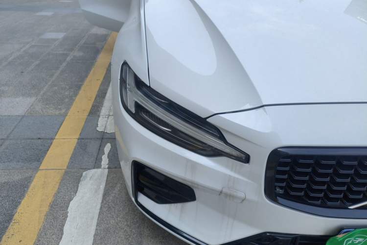 Used Volvo S60 2023 B4 Zhiyuan Sport Edition Right Front Headlight