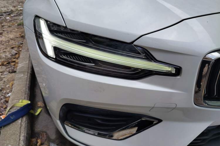 Used Volvo S60 2023 B4 Zhiyi Luxury Edition Right Front Headlight