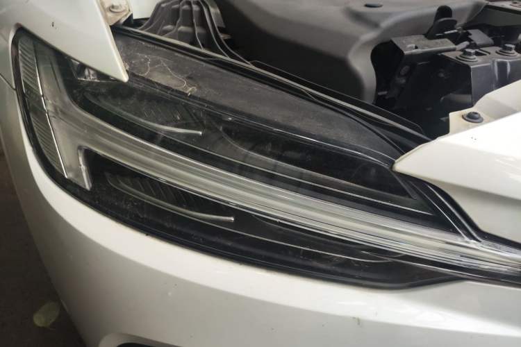 Used Volvo S60 2023 B4 Zhiyuan Luxury Edition Right Front Headlight
