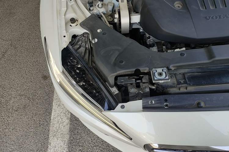 Used Volvo S60 2023 B4 Zhiyuan Luxury Edition Right Front Headlight