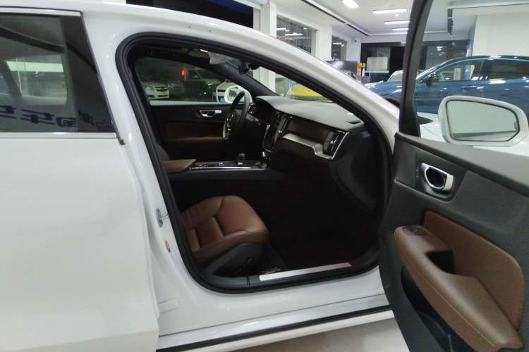 Used Volvo S60 2023 B4 Zhiyi Luxury Edition Right Front Seat