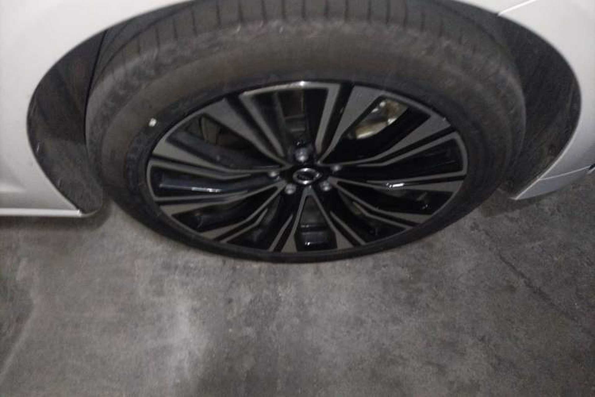 Used Volvo S60 2023 B4 Zhiyuan Luxury Edition Right Front Wheel Hub