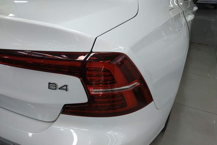 Used Volvo S60 2023 B4 Zhiyi Luxury Edition Right Rear Taillight