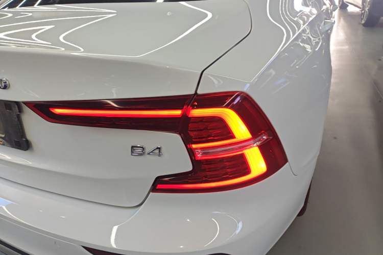 Used Volvo S60 2023 B4 Zhiyi Luxury Edition Right Rear Taillight