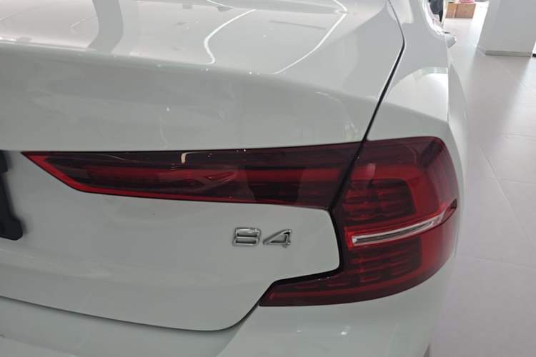 Used Volvo S60 2023 B4 Zhiyuan Luxury Edition Right Rear Taillight