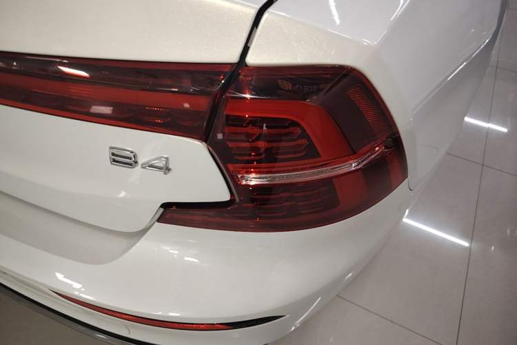 Used Volvo S60 2023 B4 Zhiyi Luxury Edition Right Rear Taillight