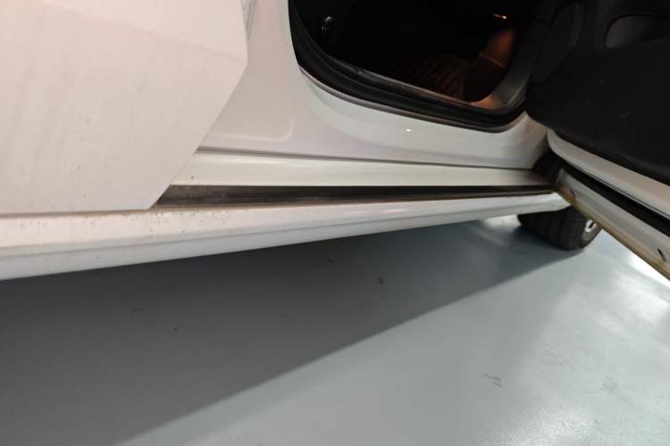 Used Volvo S60 2023 B4 Zhiyi Luxury Edition Right Side Sill