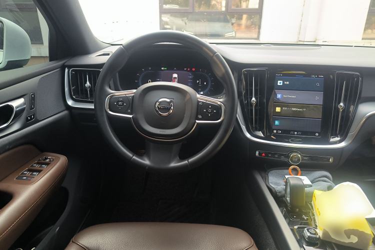Used Volvo S60 2023 B4 Zhiyi Luxury Edition Steering Wheel