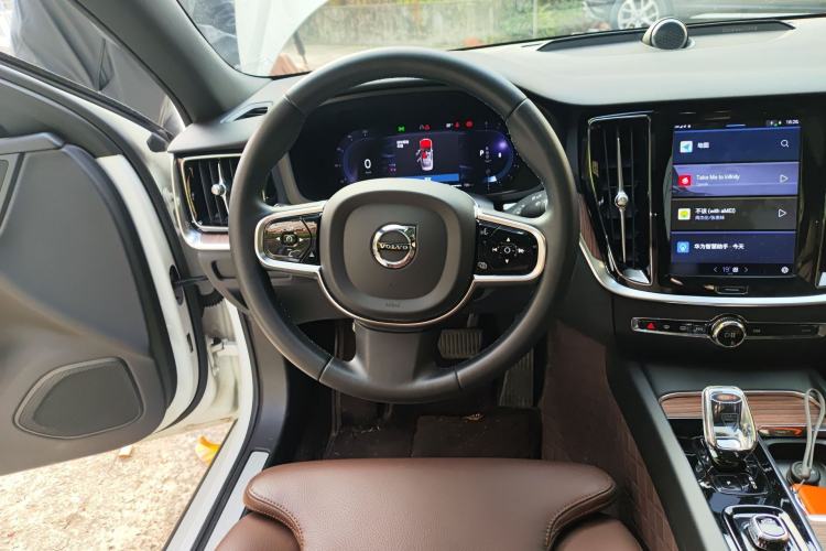 Used Volvo S60 2023 B4 Zhiyuan Luxury Edition Steering Wheel