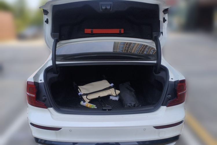 Used Volvo S60 2023 B4 Zhiyuan Sport Edition Trunk