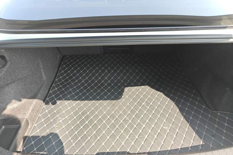 Used Volvo S60 2023 B4 Zhiyuan Luxury Edition Trunk