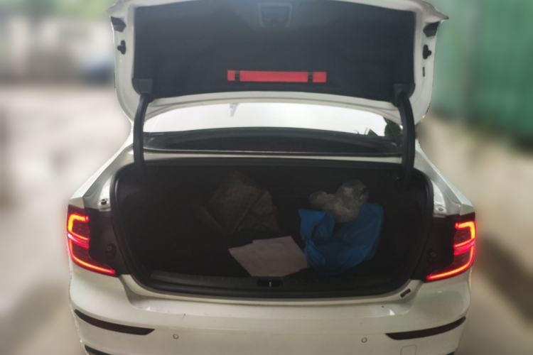 Used Volvo S60 2023 B4 Zhiyuan Luxury Edition Trunk