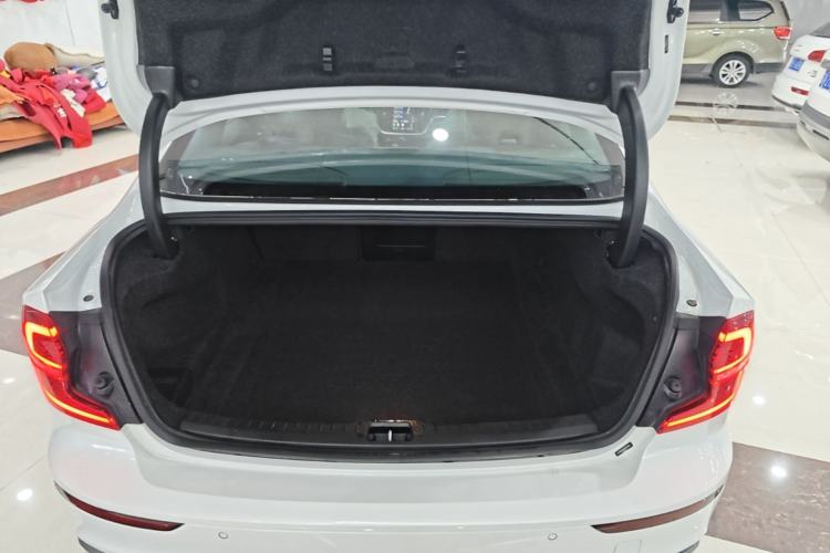 Used Volvo S60 2023 B4 Zhiyi Luxury Edition Trunk