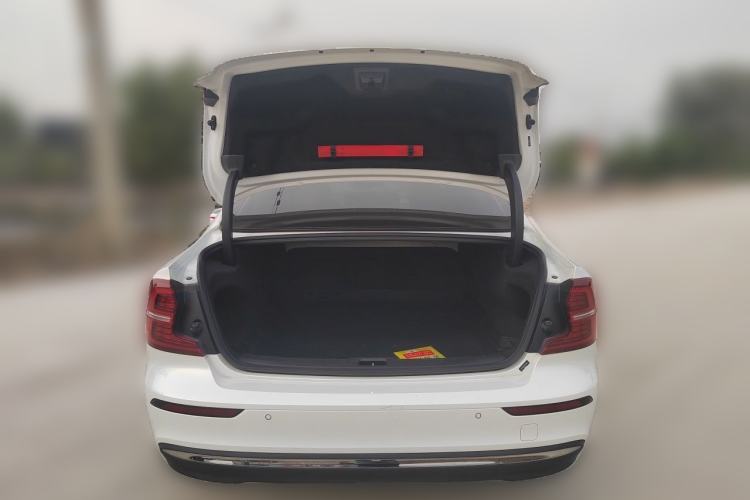 Used Volvo S60 2023 B4 Zhiyi Luxury Edition Trunk