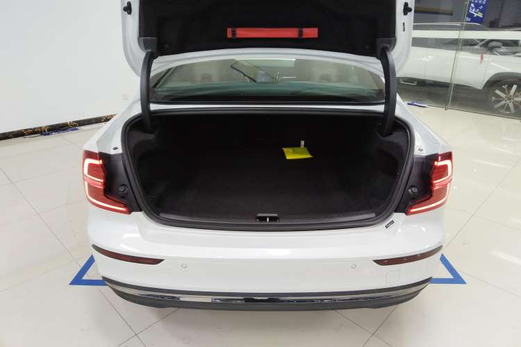 Used Volvo S60 2023 B4 Zhiyi Luxury Edition Trunk