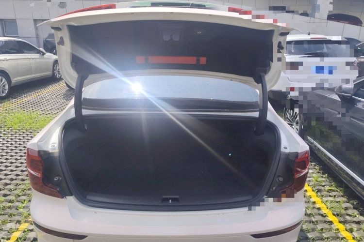Used Volvo S60 2023 B4 Zhiyuan Luxury Edition Trunk