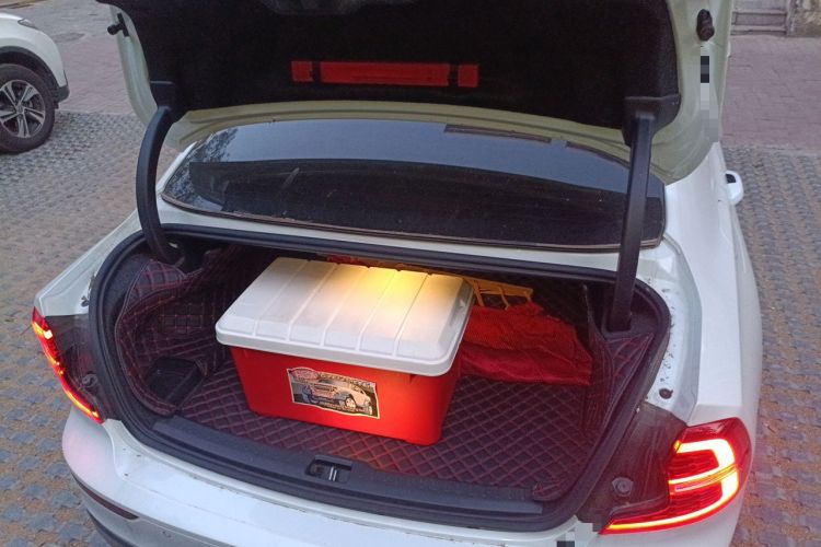 Used Volvo S60 2023 B4 Zhiyi Luxury Edition Trunk