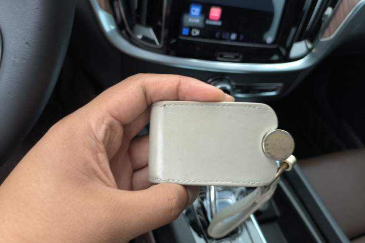 Used Volvo S60 2023 B4 Zhiyuan Sport Edition Vehicle Key