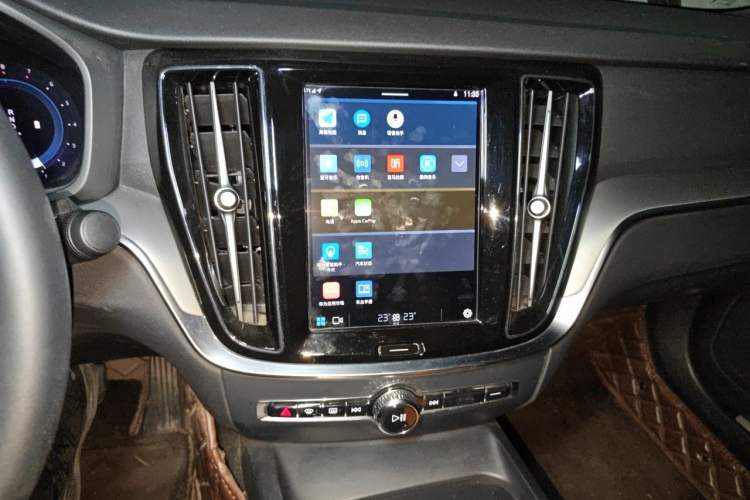 Used Volvo S60 2023 B4 Zhiyi Luxury Edition Audio And AC Panel