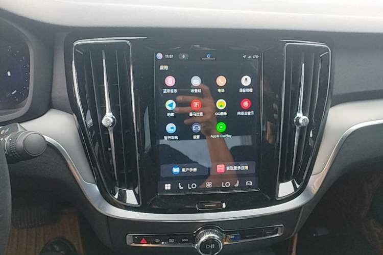 Used Volvo S60 2023 B4 Zhiyi Luxury Edition Audio And AC Panel