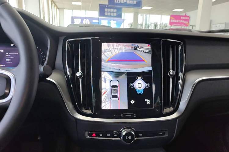 Used Volvo S60 2023 B4 Zhiyi Luxury Edition Audio And AC Panel