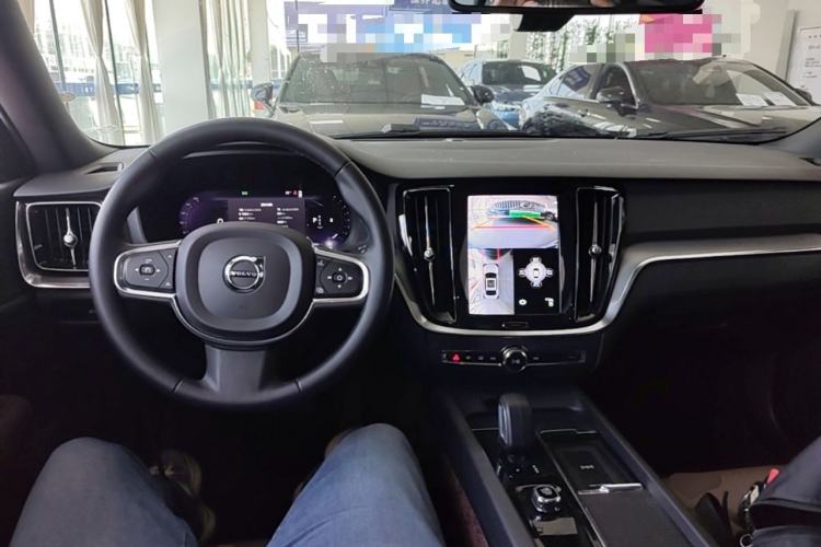 Used Volvo S60 2023 B4 Zhiyi Luxury Edition Center Console