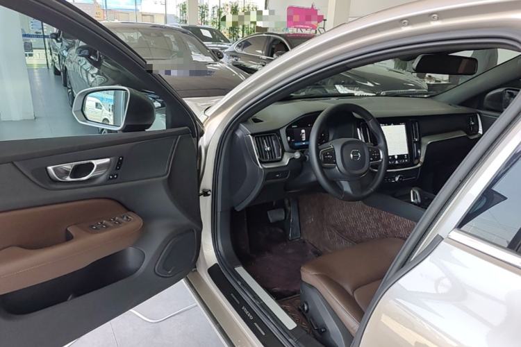 Used Volvo S60 2023 B4 Zhiyi Luxury Edition Driver Seat