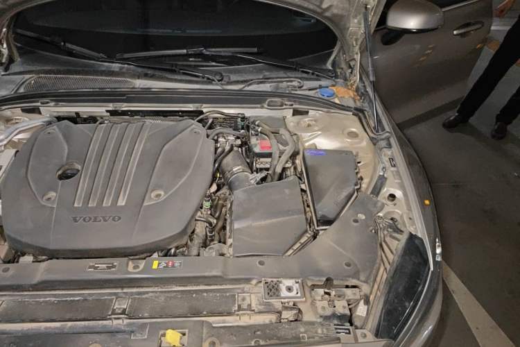 Used Volvo S60 2023 B4 Zhiyi Luxury Edition Engine Bay Left