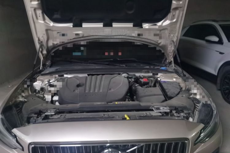 Used Volvo S60 2023 B4 Zhiyi Luxury Edition Engine Bay