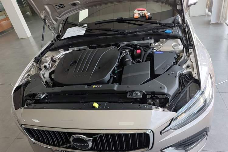Used Volvo S60 2023 B4 Zhiyi Luxury Edition Engine Bay