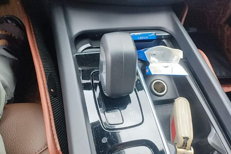 Used Volvo S60 2023 B4 Zhiyi Luxury Edition Gear Lever