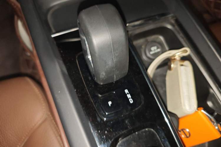 Used Volvo S60 2023 B4 Zhiyi Luxury Edition Gear Lever