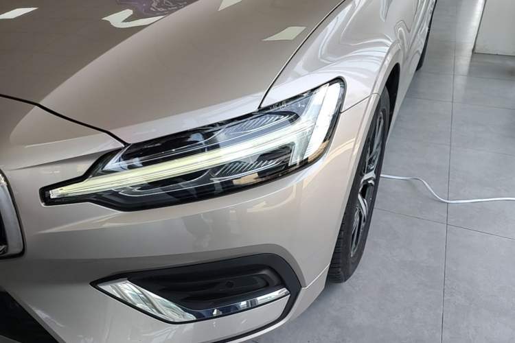 Used Volvo S60 2023 B4 Zhiyi Luxury Edition Left Front Headlight