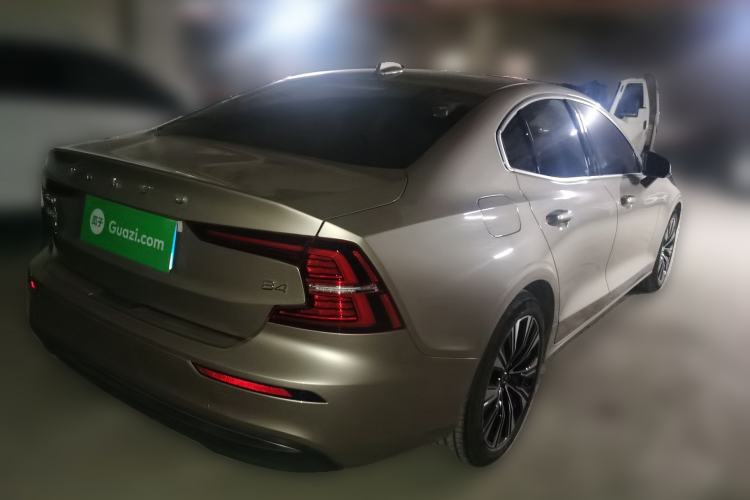 Used Volvo S60 2023 B4 Zhiyi Luxury Edition Rear Right 45 Deg