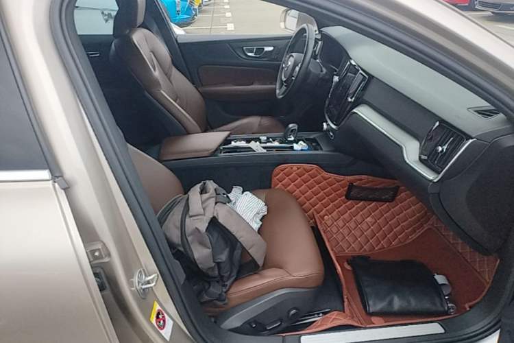 Used Volvo S60 2023 B4 Zhiyi Luxury Edition Right Front Seat