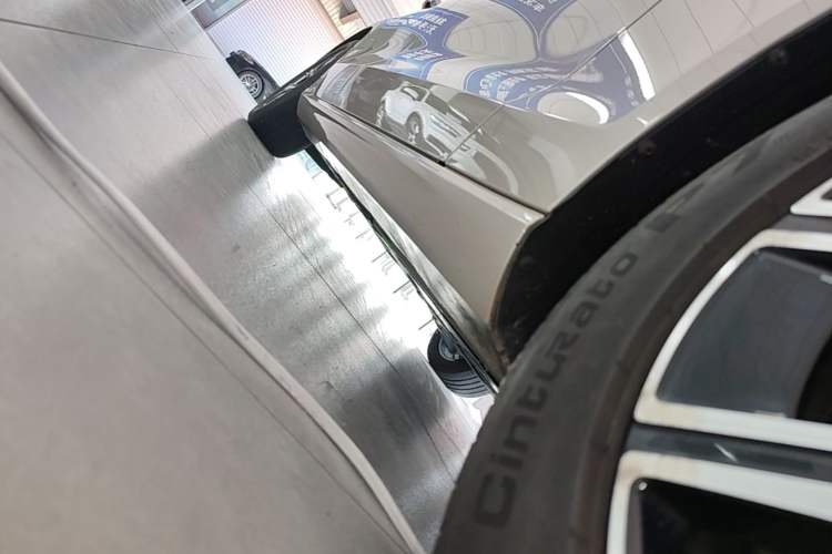 Used Volvo S60 2023 B4 Zhiyi Luxury Edition Right Side Sill