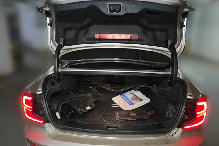 Used Volvo S60 2023 B4 Zhiyi Luxury Edition Trunk